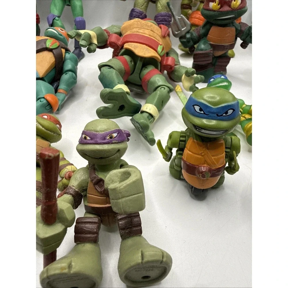 LOT‎ 19 TEENAGE MUTANT NINJA TURTLES ACTION FIGURES